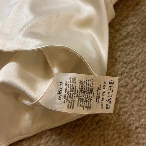 Aritzia Wilfred white top - Picture 8 of 9